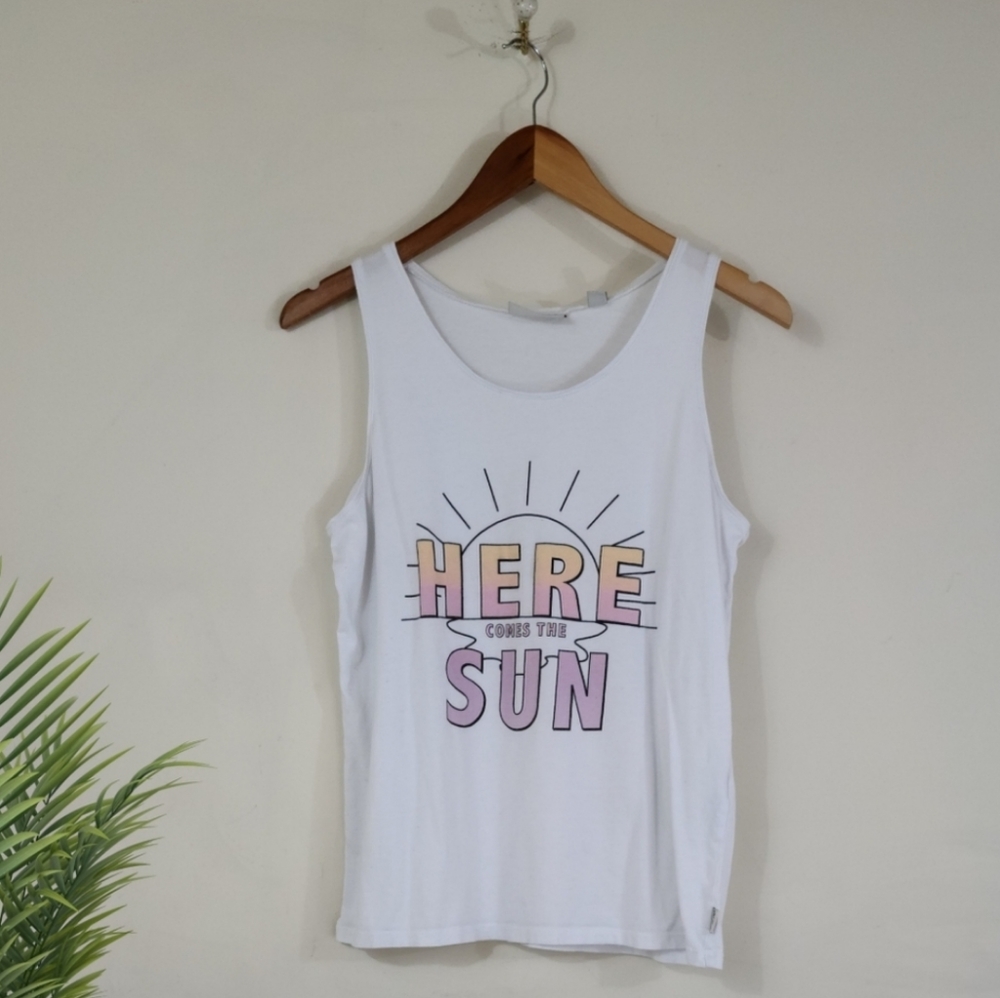 4/$25 Rythm Here Comes the Sun Muscle Tee